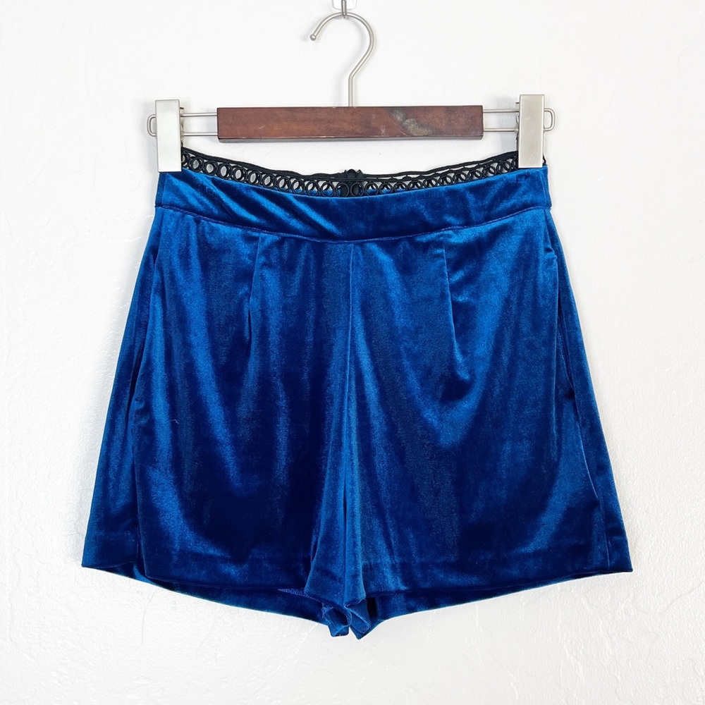 •KARINA GRIMALDI• Blue Lia High Rise Velvet Shorts‎ Size XS Lace Trim